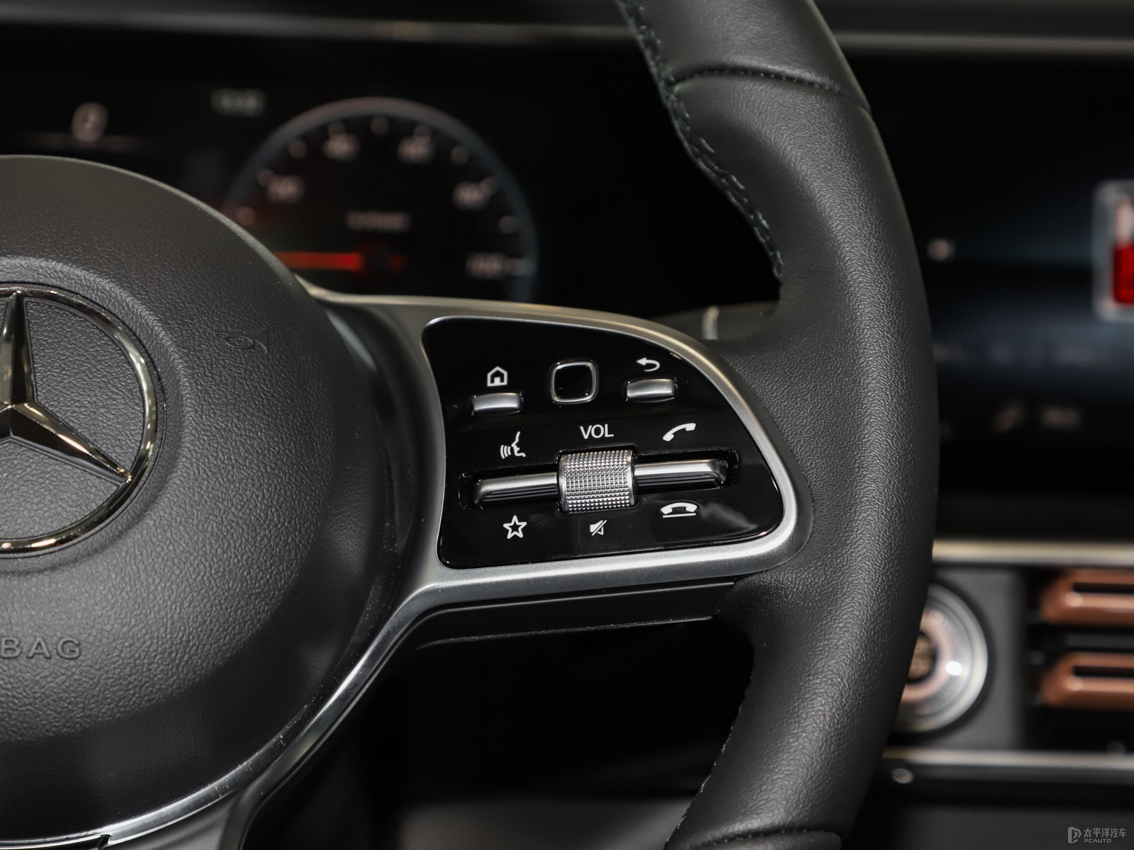 奔馳EQC 2021款 EQC 350 4MATIC內飾 科技與豪華的完美融合，打造移動智能家居體驗